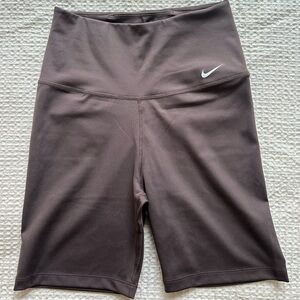 NWOT Nike Mocha Brown High-Waisted Biker Shorts